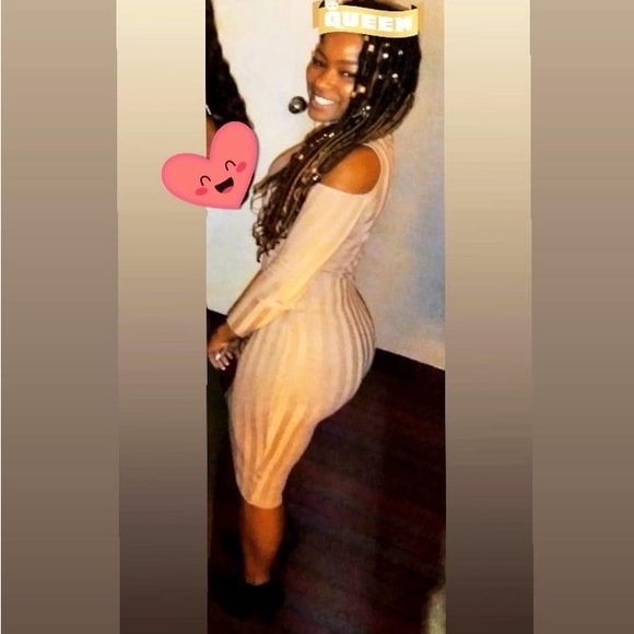 Tan fitted Turtleneck dress - Picture 3 of 3